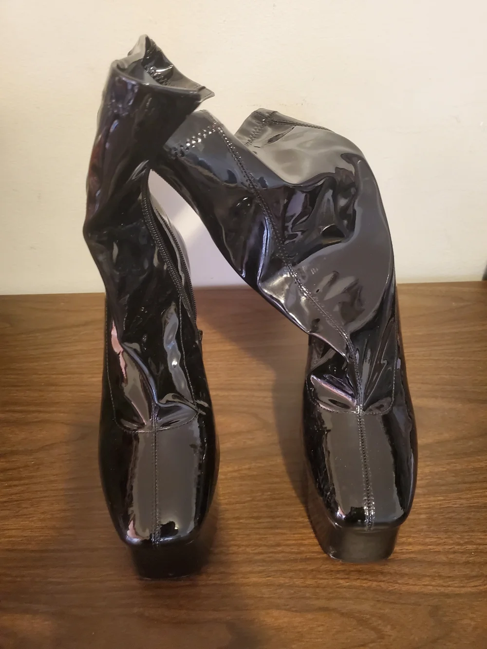 Liliana shiny patent
