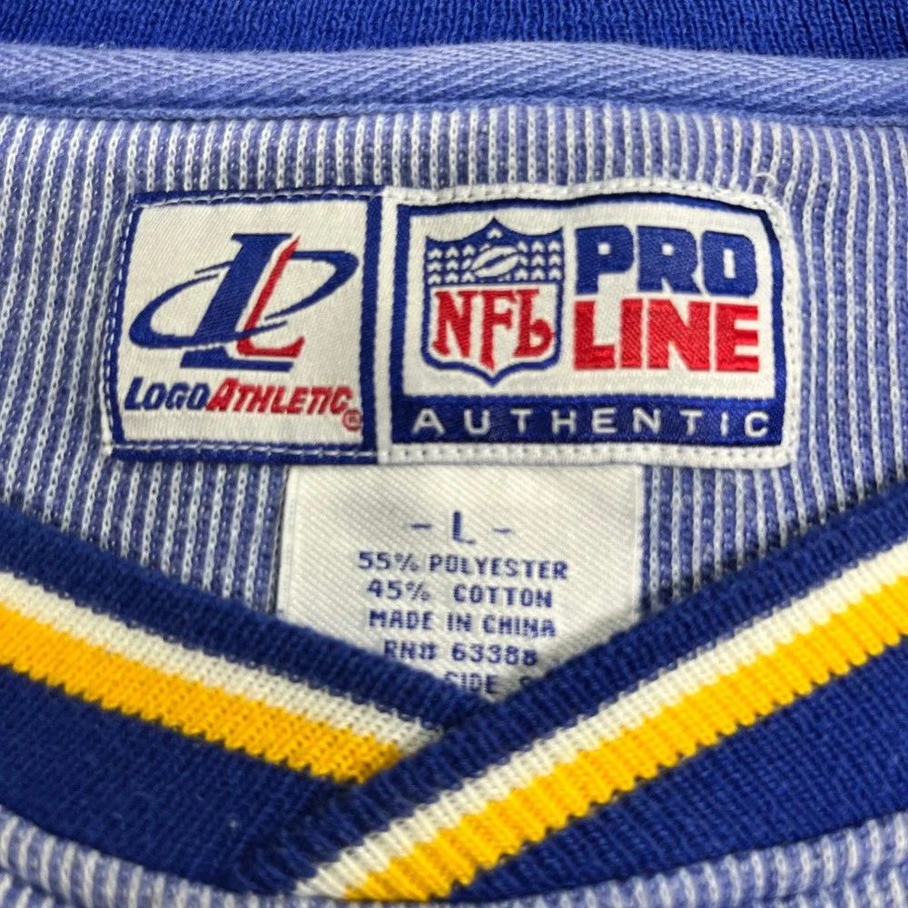 Logo Athletic shield showcases