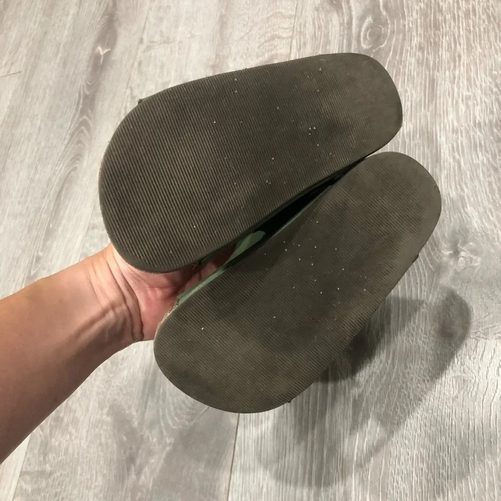 Old navy green sandals