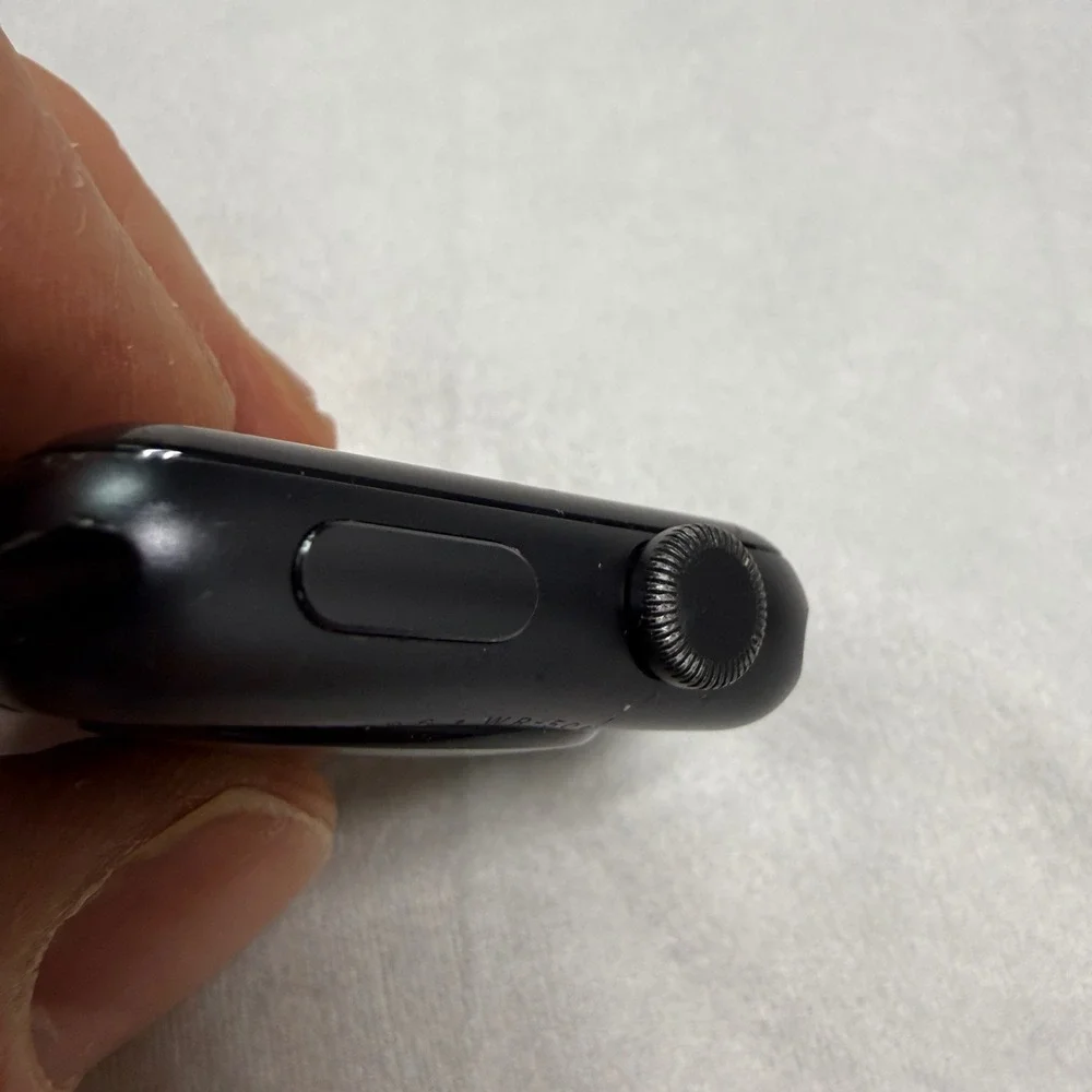 Apple Watch Series 3 GPS 42mm Space Gray Aluminum Case Black Smartwatch