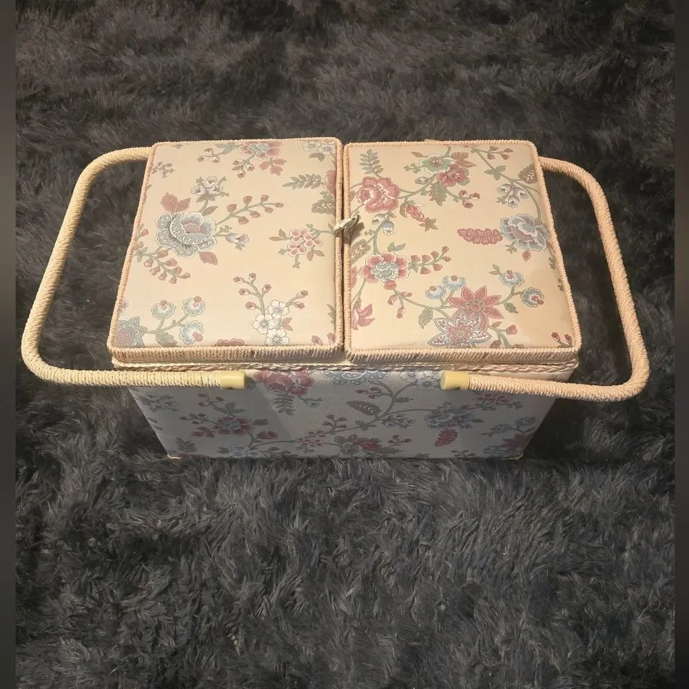 N/A charming floral