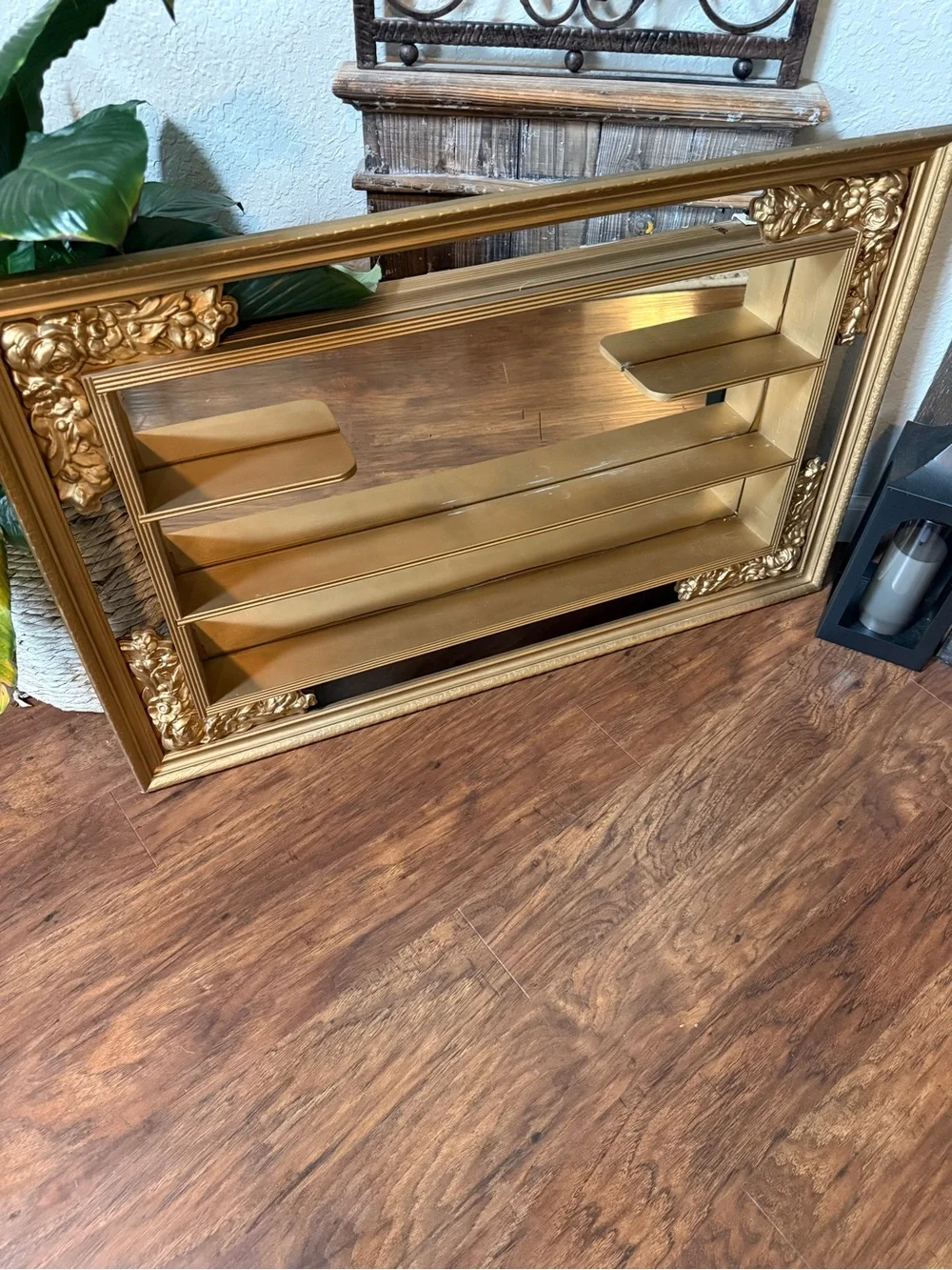 Illinois moulding co this vintage