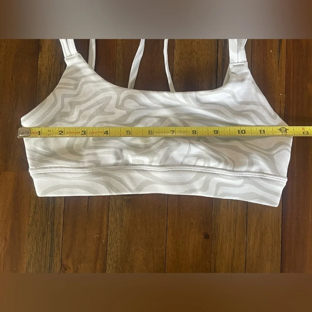 ALO YOGA work it out sports bra white zebra size XS yoga bra workout bra