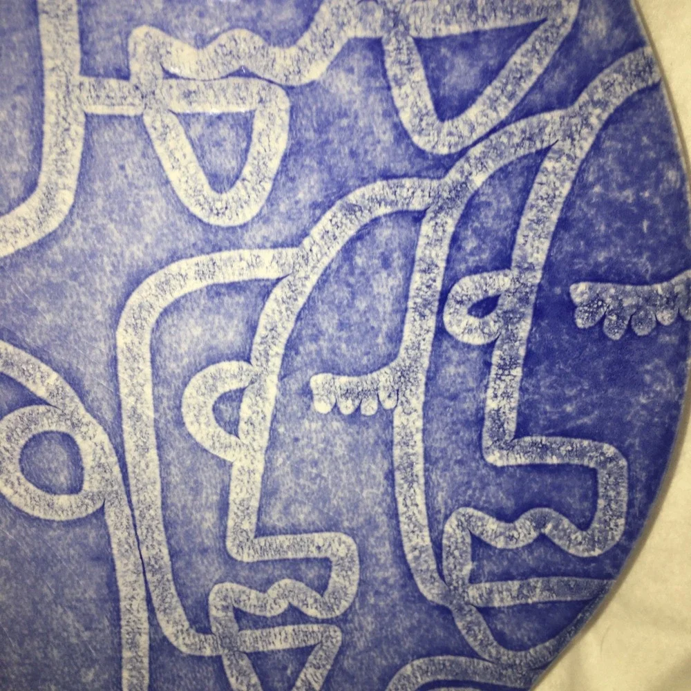 Viva by Vietri Moda Blue Faces Round‎ Platter 12