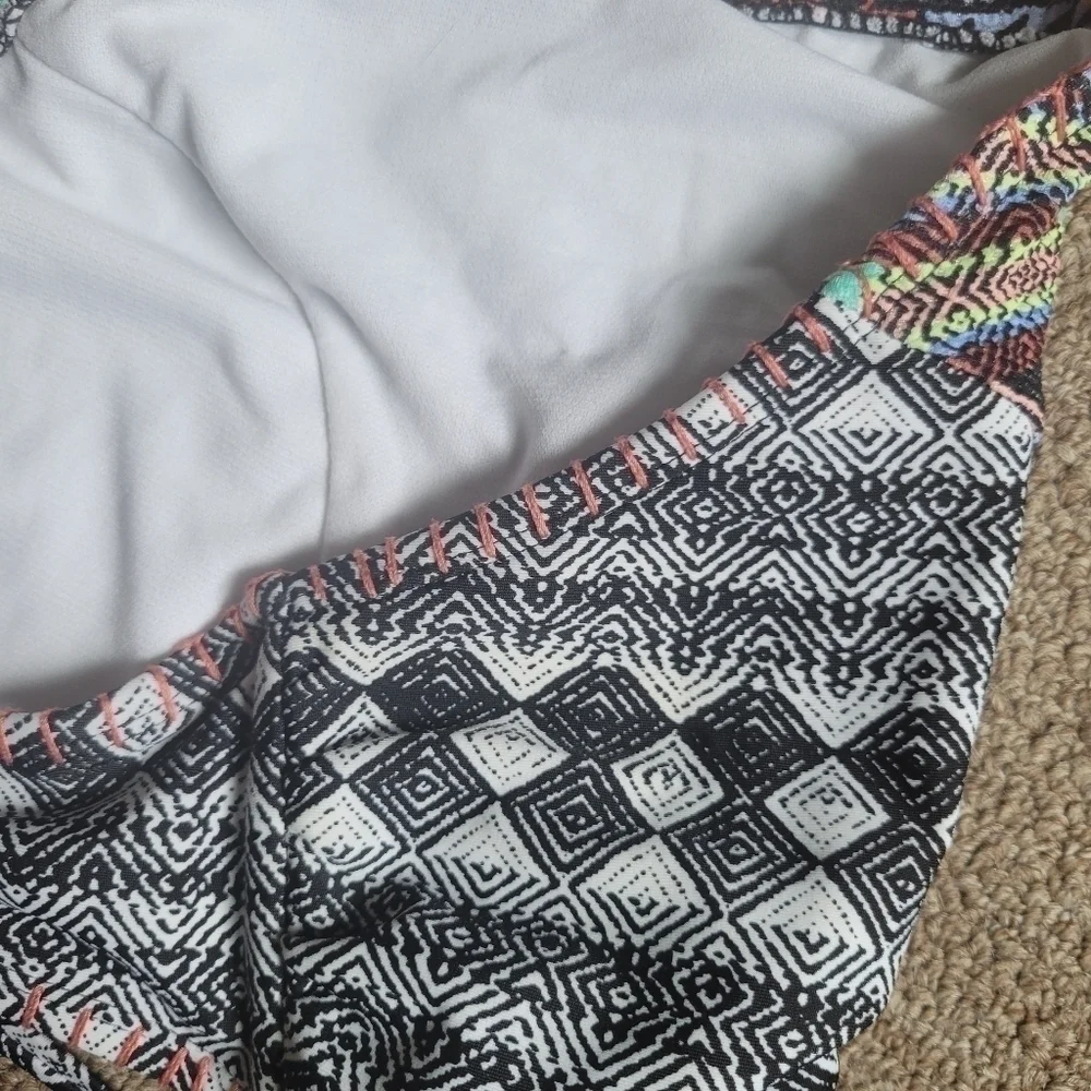 NWOT No Boundaries Women's Tribal Aztec Print Halter Swim Top Size Large (11-13)