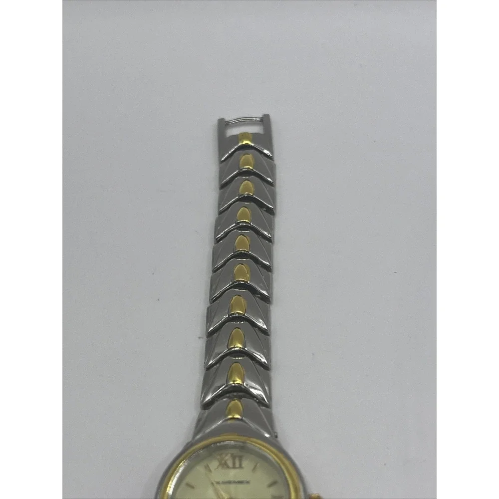Quemax women quartz