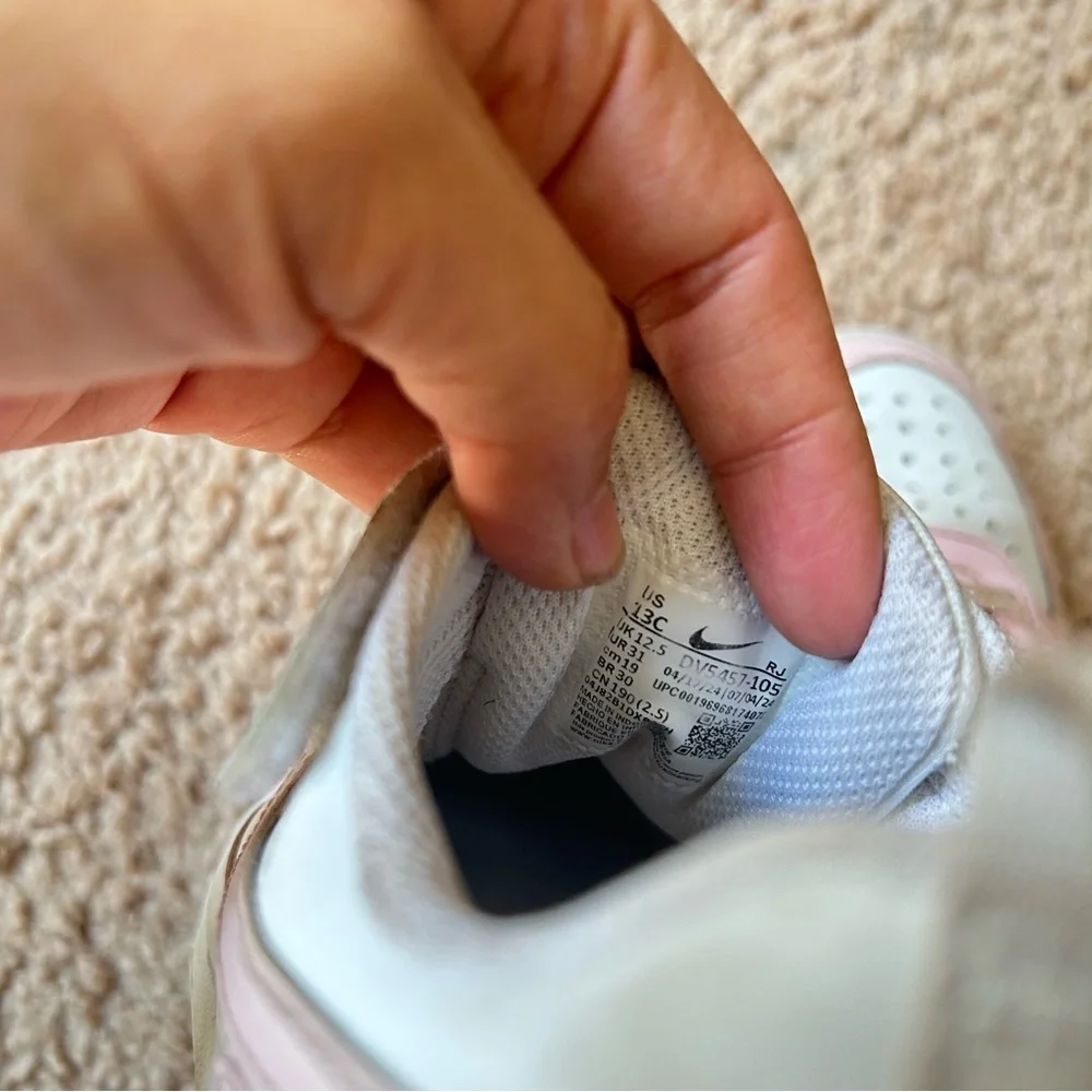 Nike good preowned