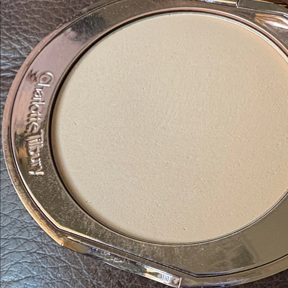 Charlotte Tilbury polished gold