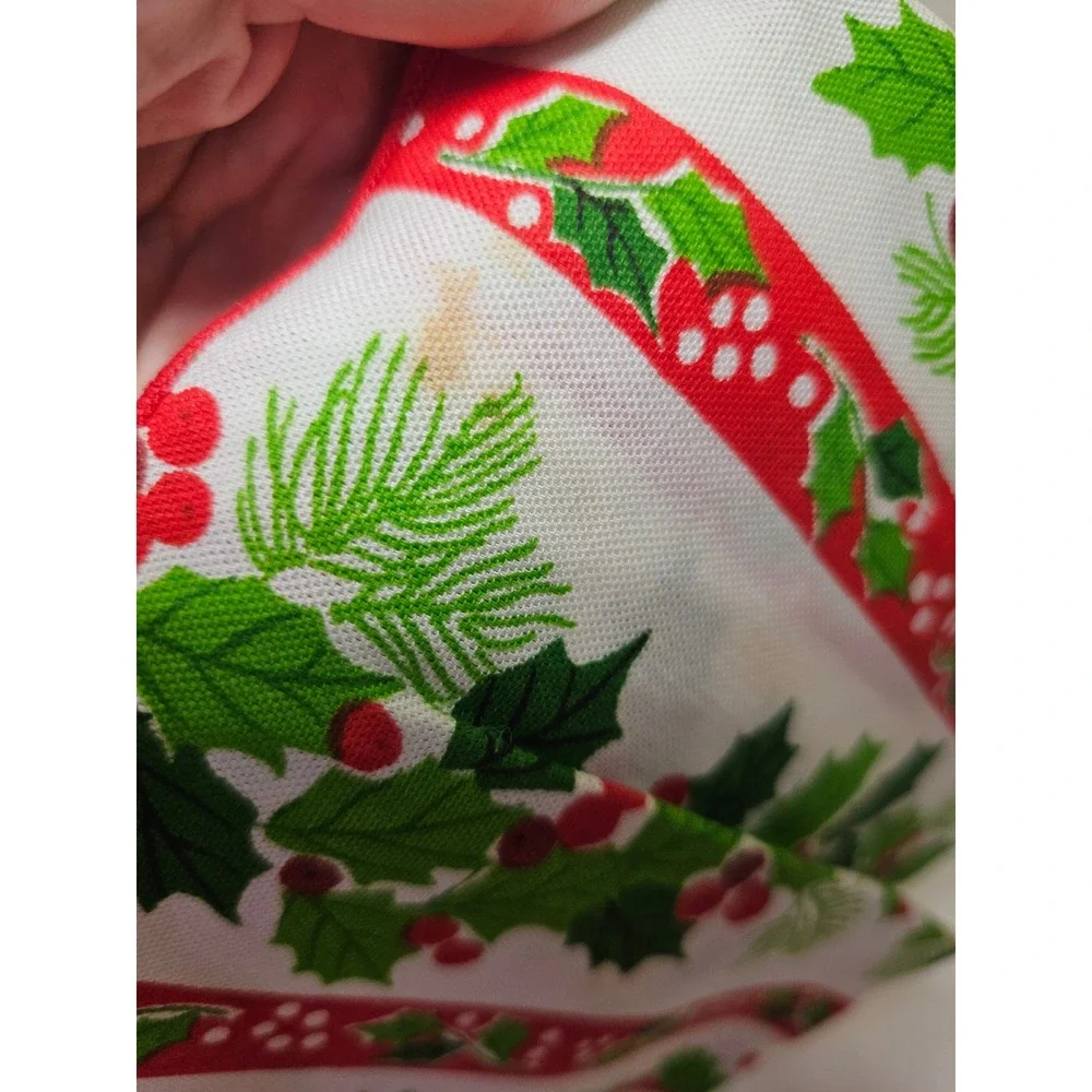 Set of 6‎ Christmas Holly Berry Napkins White Red Green vintage Table Linen