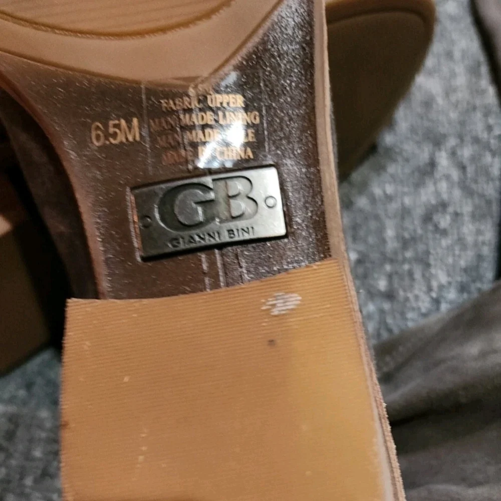 Gianni Bini chic over