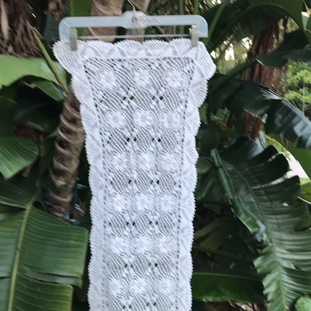 Crochet table runner