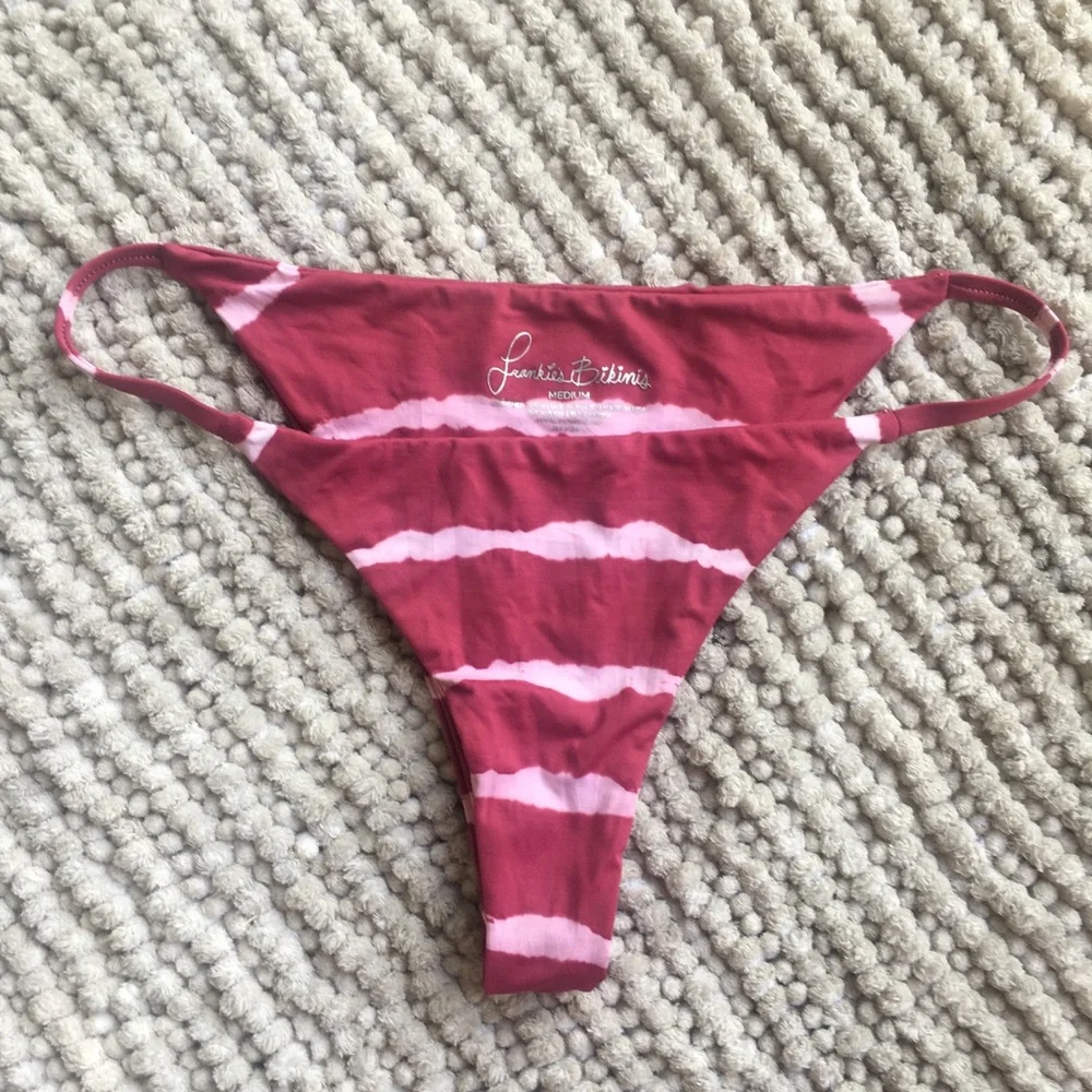 Frankies Bikinis top size