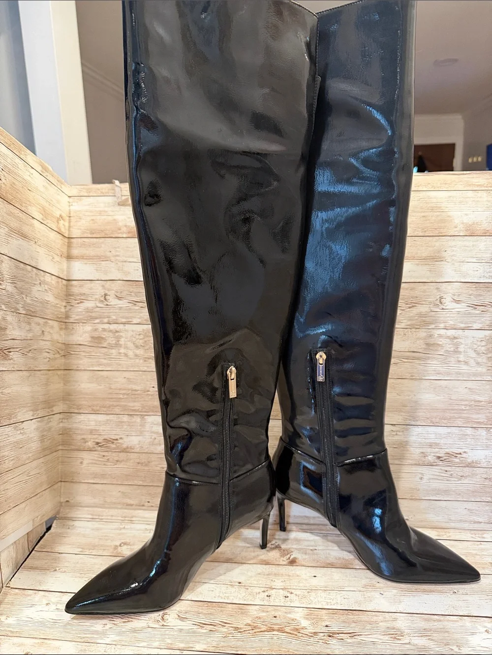 Jessica Simpson shiny black