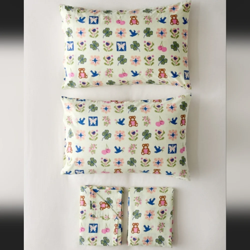 Colorful Patterned Pillowcases and Sheets Raya Teddy Bear 🧸 Mint Colored Queen