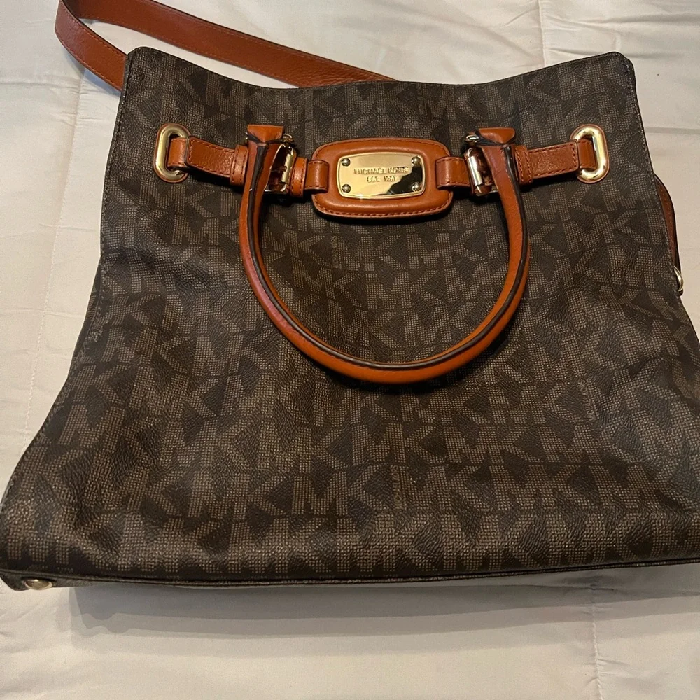 Michael Kors stylish tote