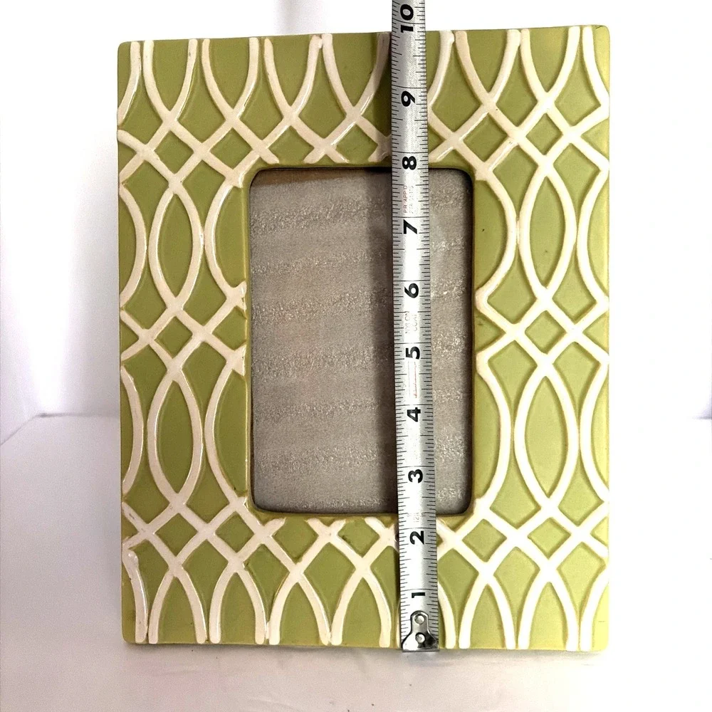 The Unbranded Brand ceramic picture