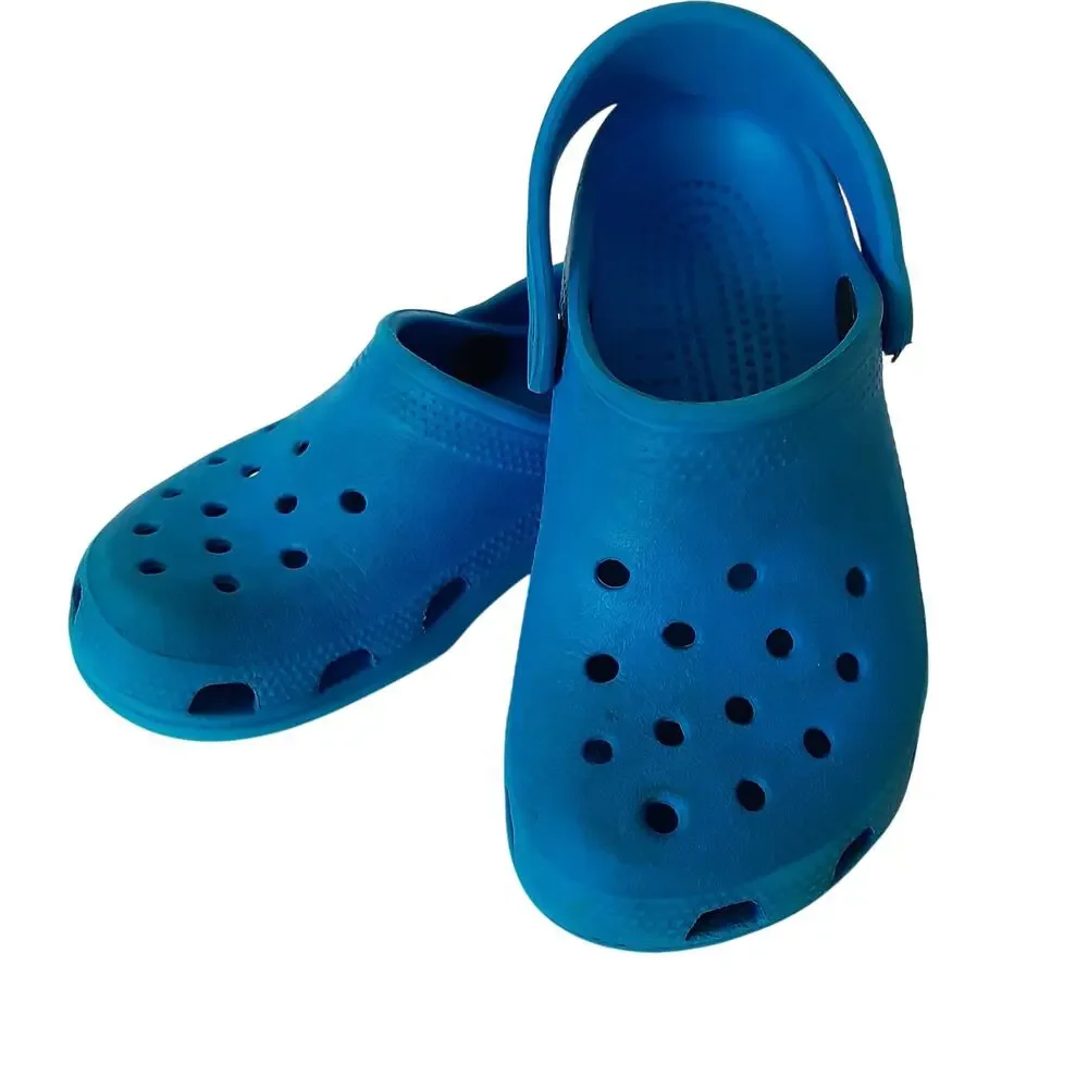 CROCS boys smoke