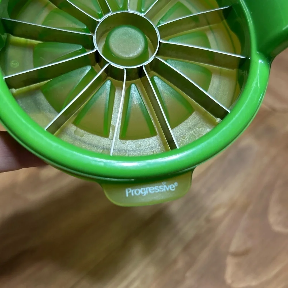 Vibrant Green Apple Slicer by [Brand]