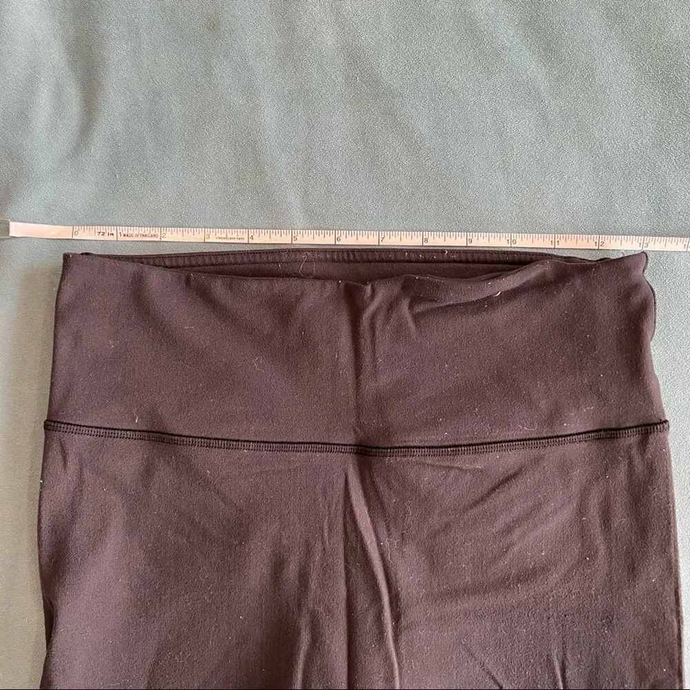 lululemon athletica approximate pocket