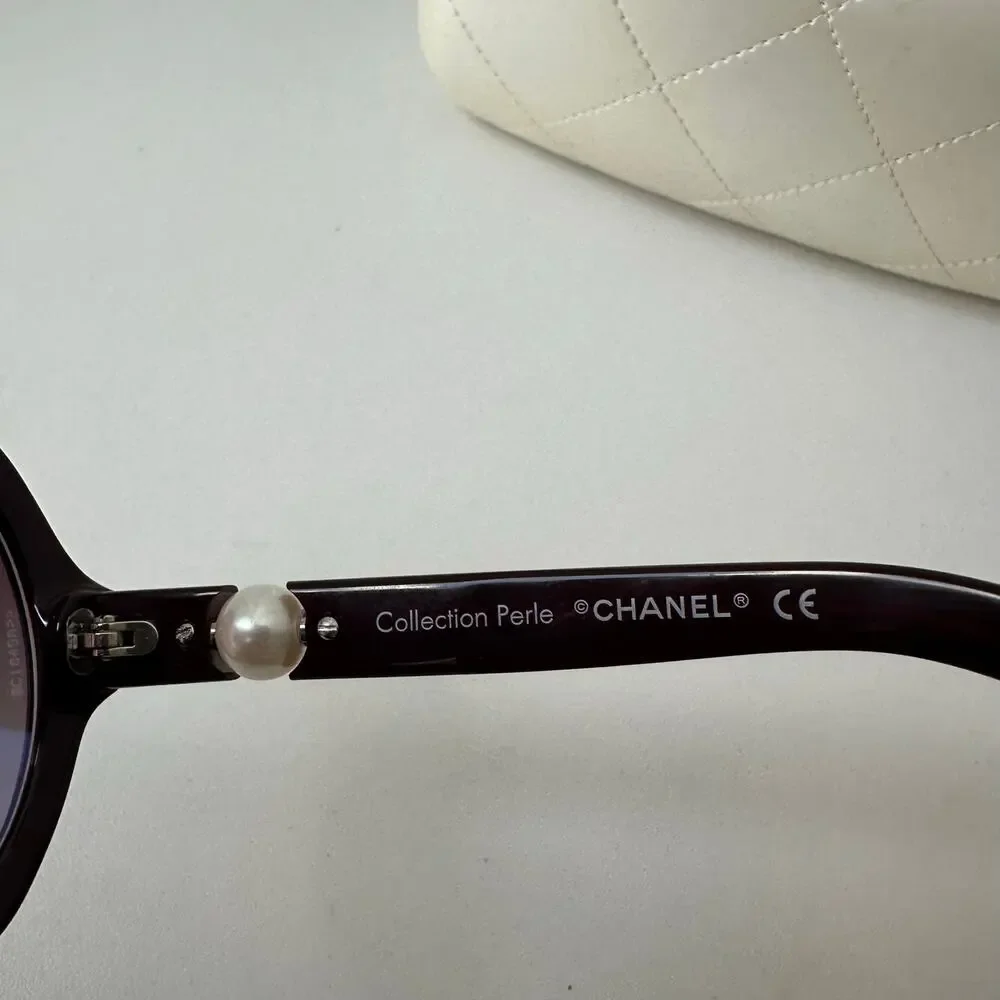 CHANEL collection perle
