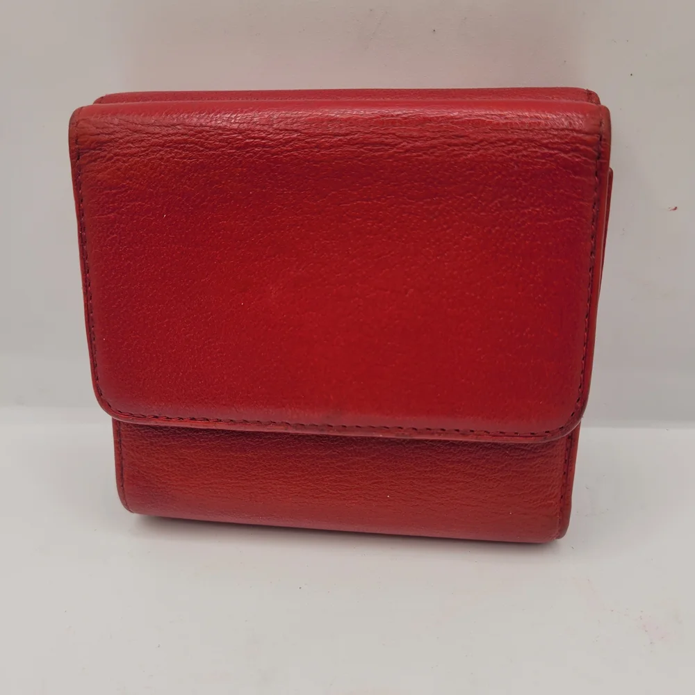 CHANEL leather trifold both