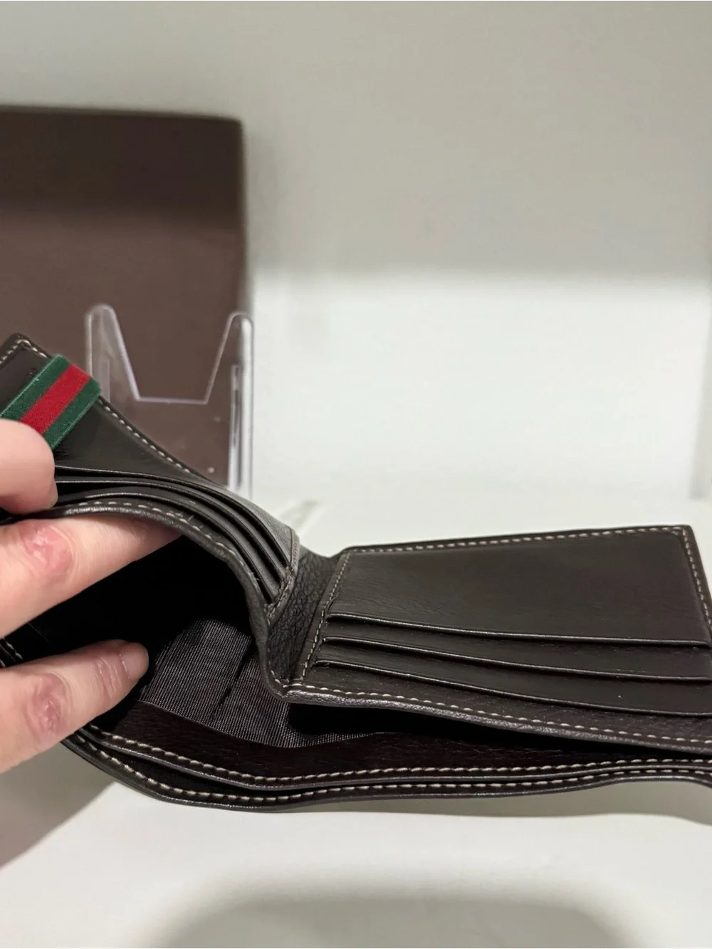 Gucci signature gg