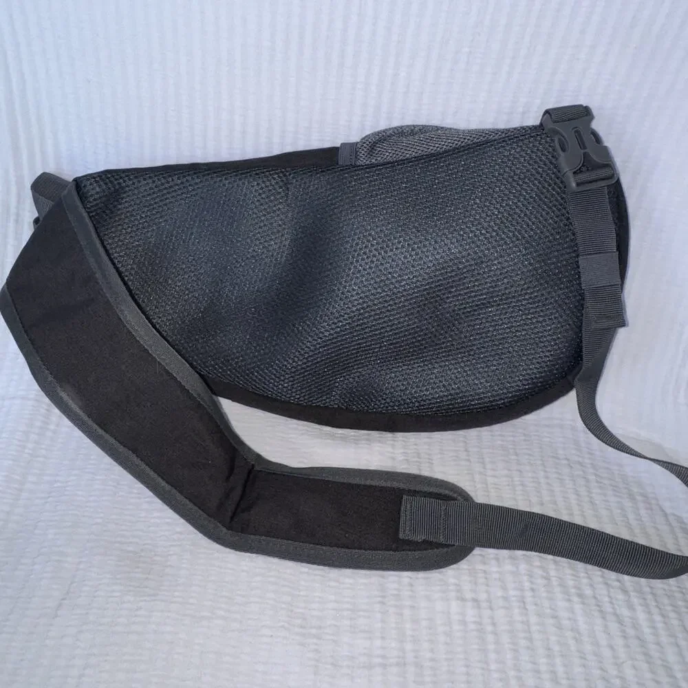 G4Free sling bag