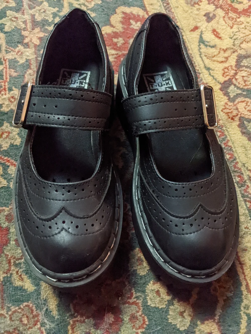 T.U.K tuk black