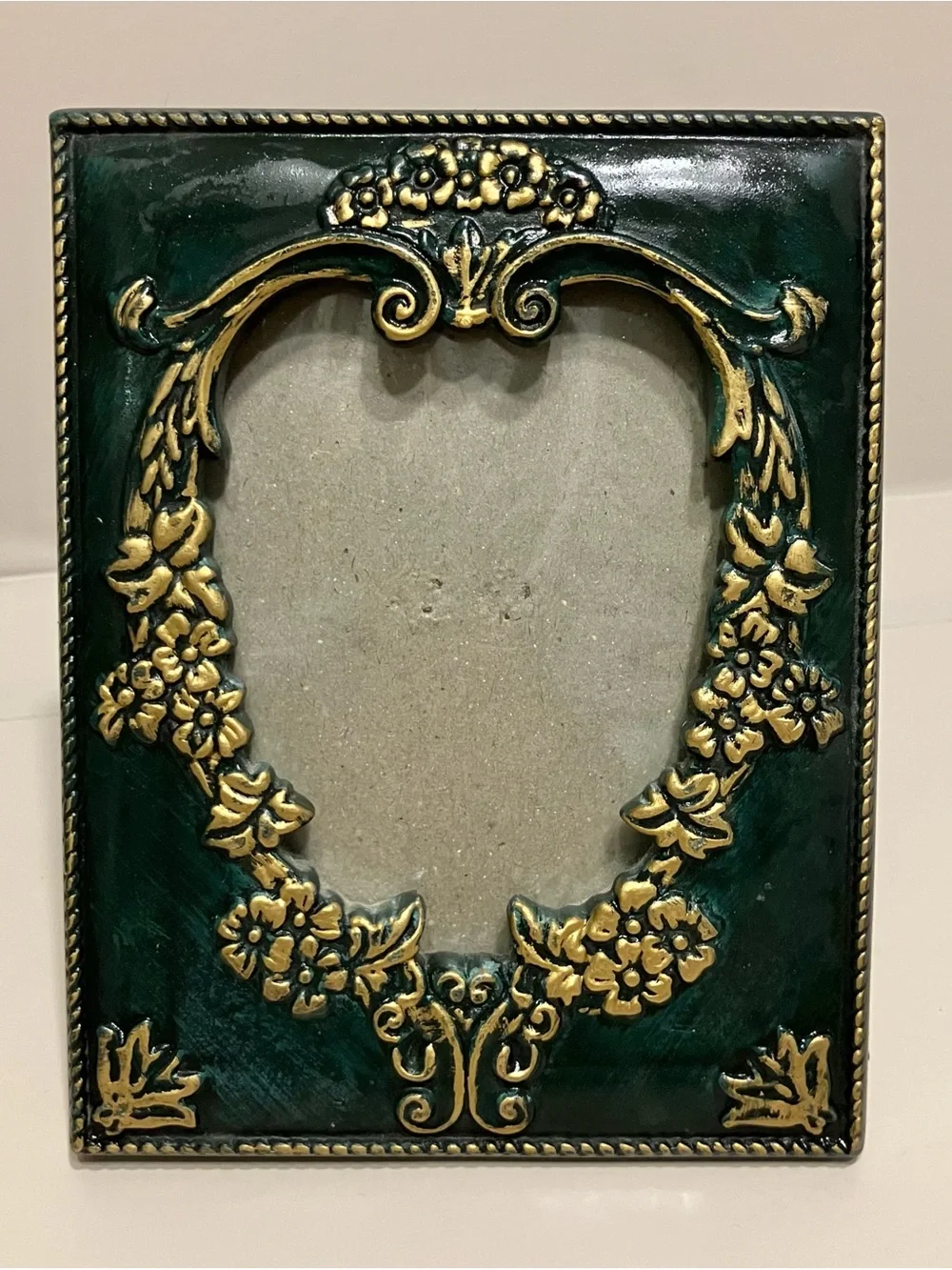 Vintage Victorian Ornate Style‎ Standing Picture Frame Green Gold Heart 3.5x5