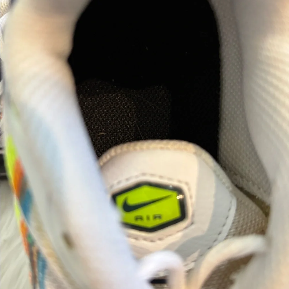 Nike stylish white