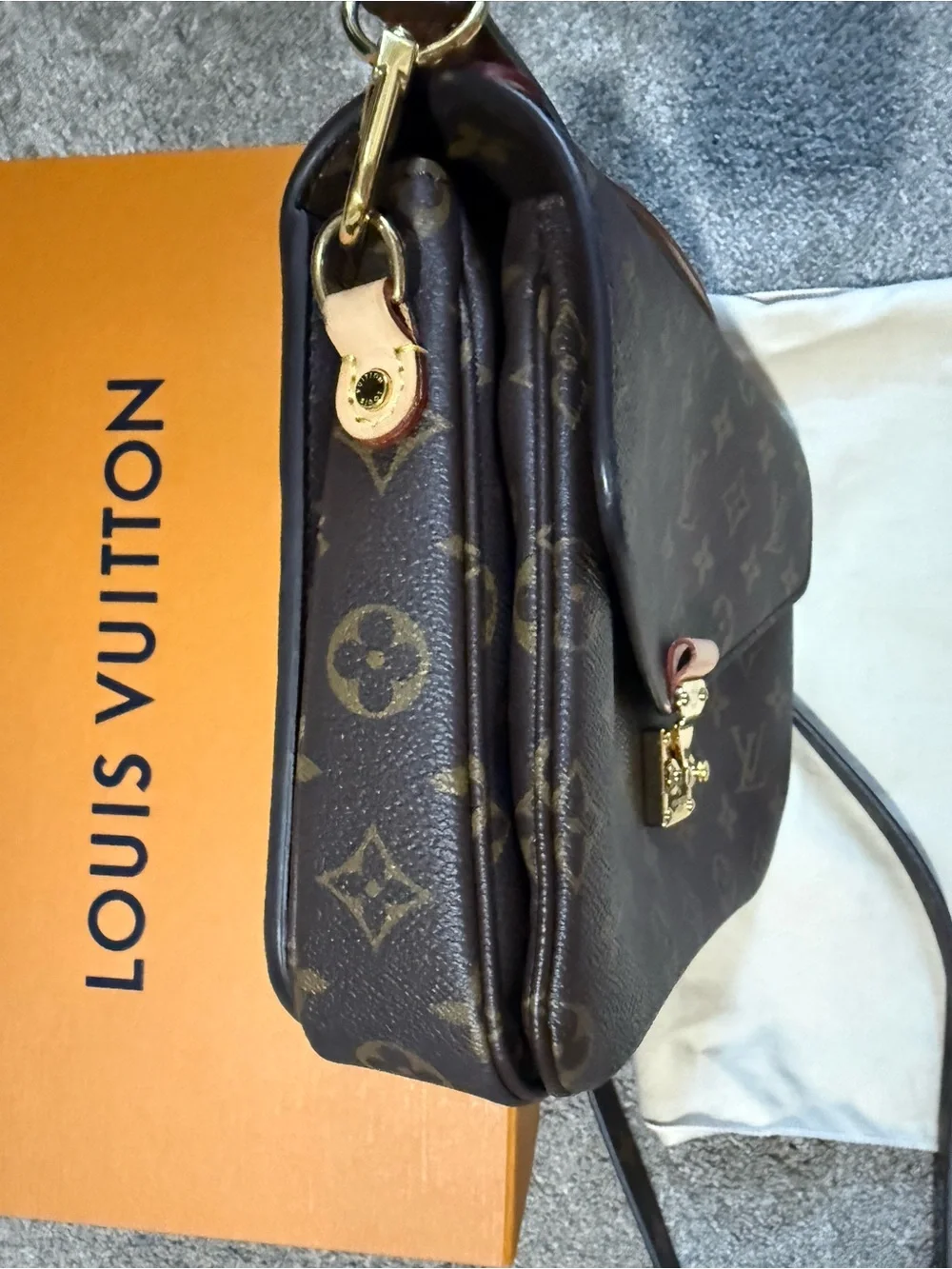 Louis Vuitton louis vuitton