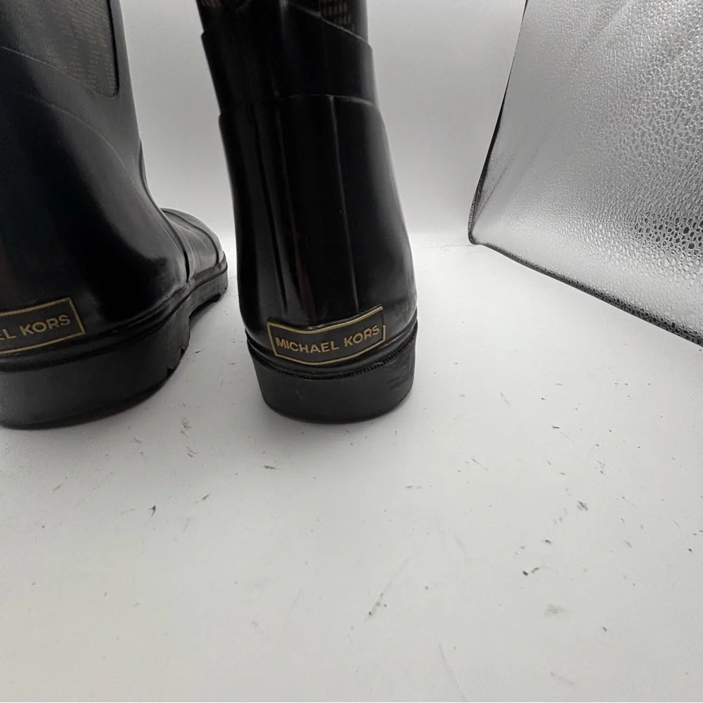 Michael Kors size isnt