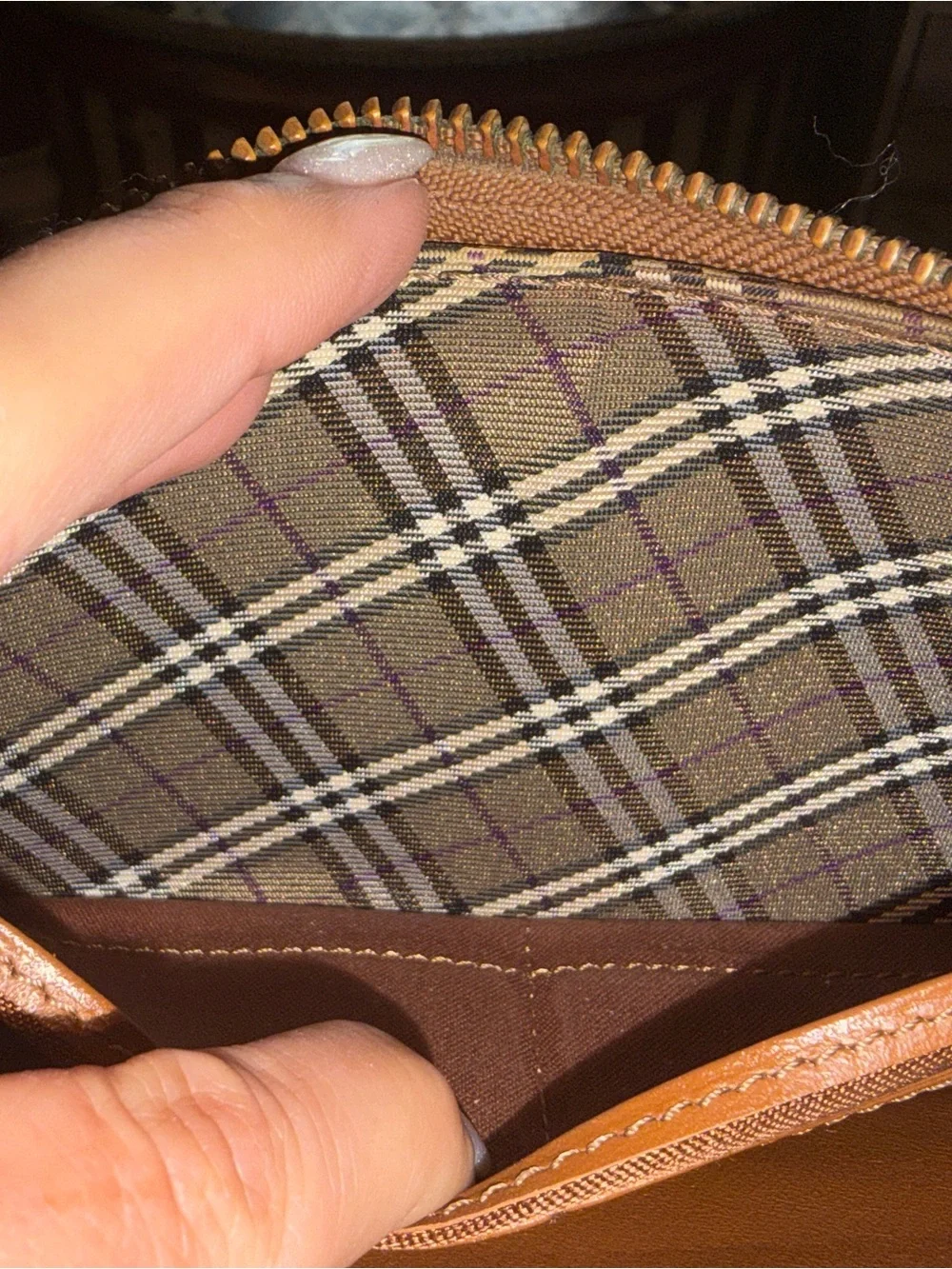Burberry authentic pebbled