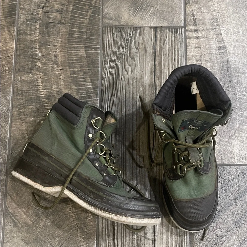 Orvis Green and Black Outdoor Boots