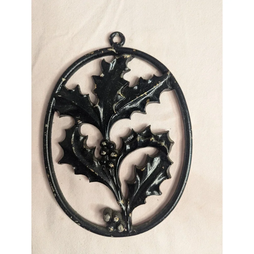Vintage‎ Sexton Metalcraft metal Holly Christmas Trivet or hanging decoration