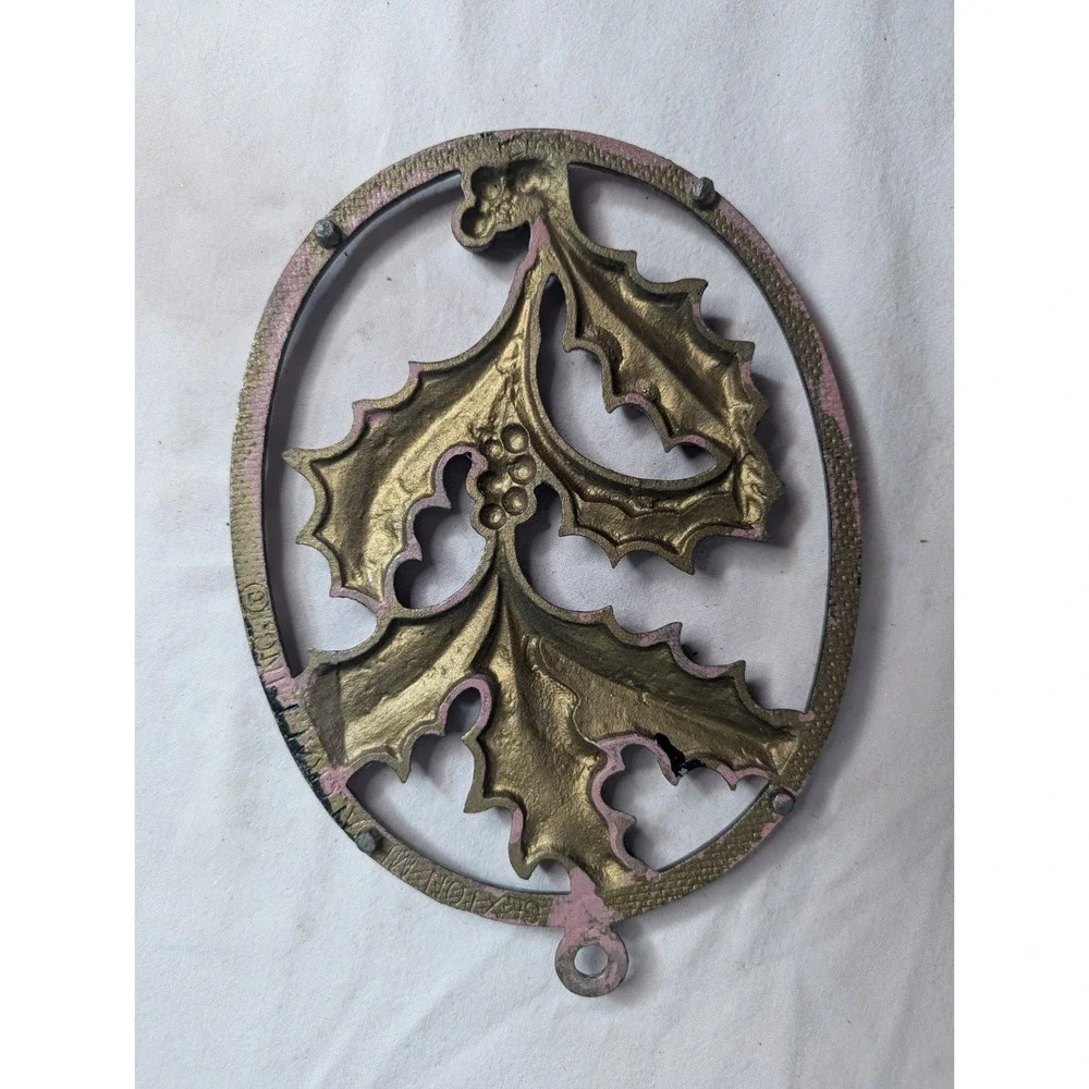 Vintage‎ Sexton Metalcraft metal Holly Christmas Trivet or hanging decoration