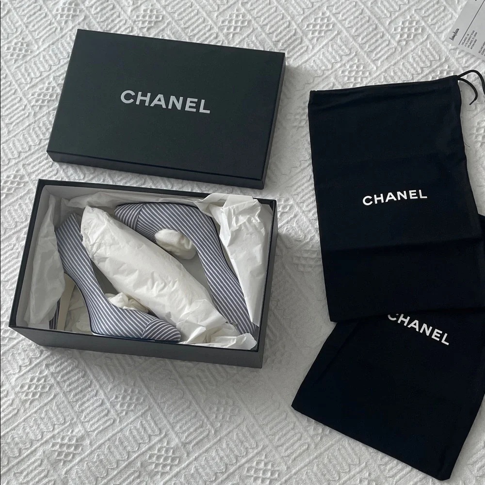 New CHANEL Blue and White Striped Heels pumps leather