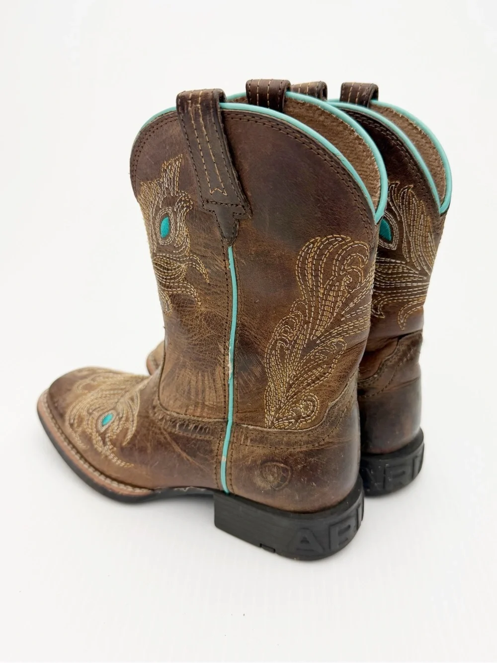 Ariat bright eyes