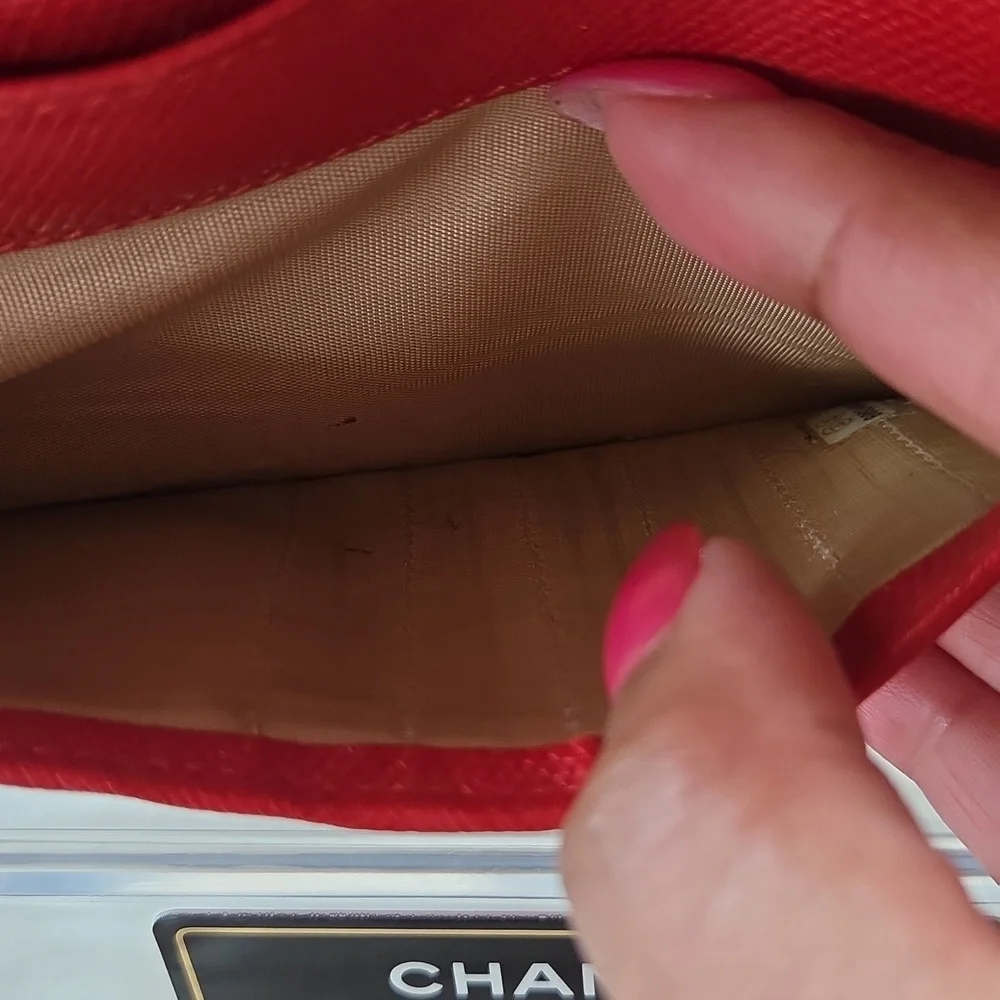 CHANEL luxurious wallet