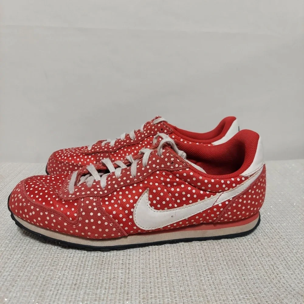 Nike these stylish athletic