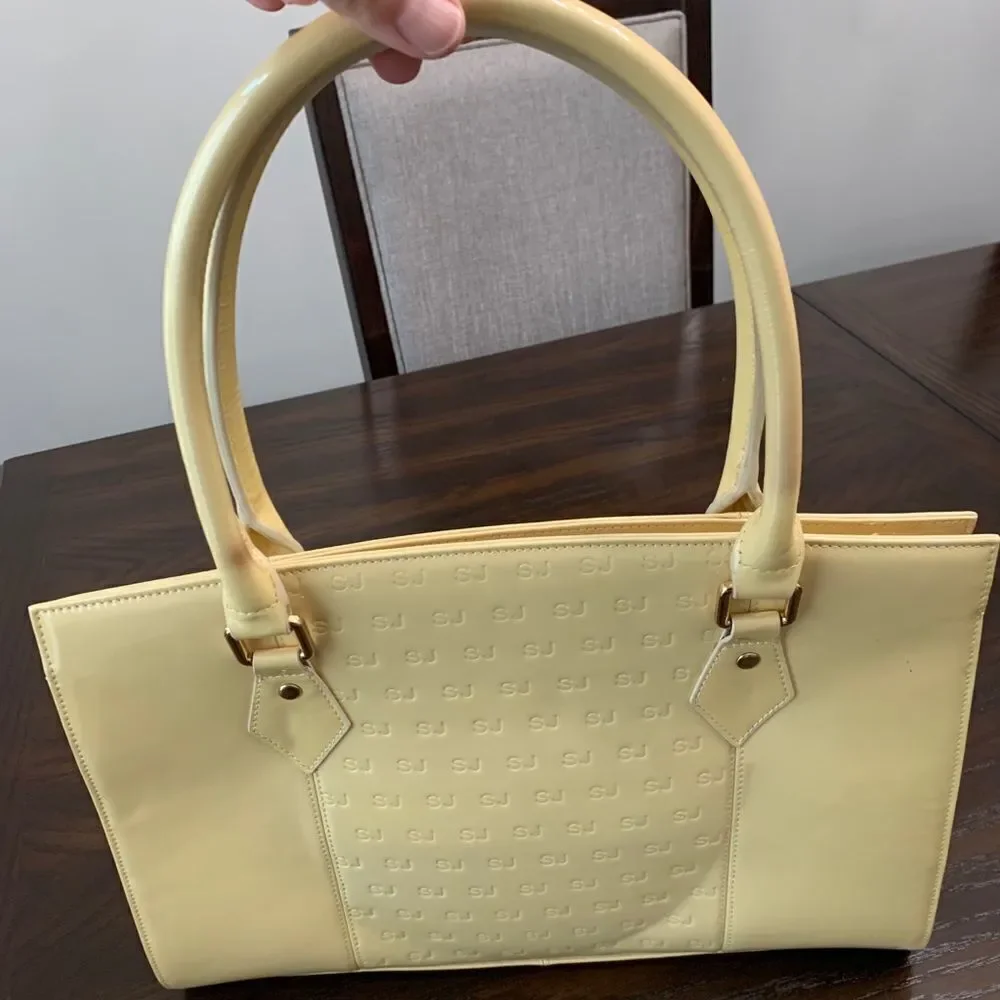 N/A color yellow