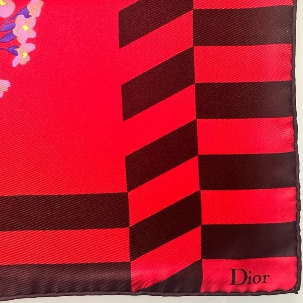 Dior vibrant red