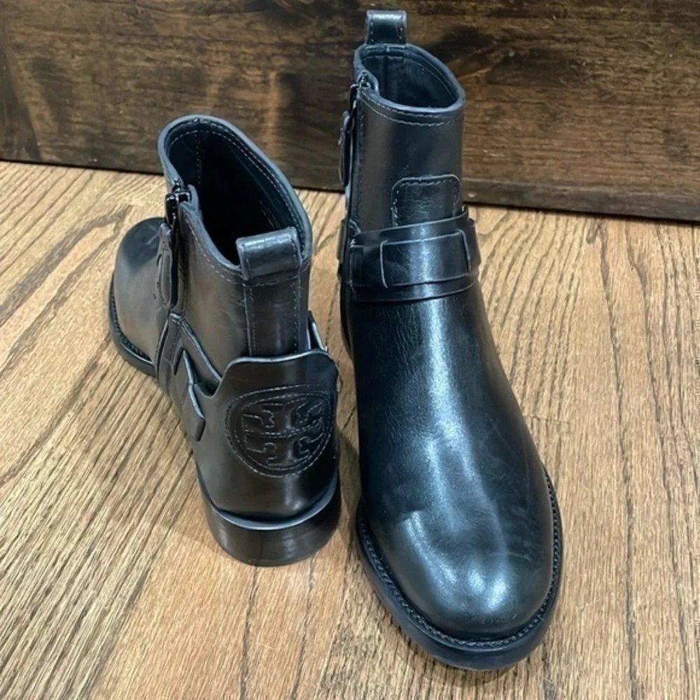 Tory Burch Miller Logo Medallion Chelsea Bootie Colton Boot Black 5 NEW