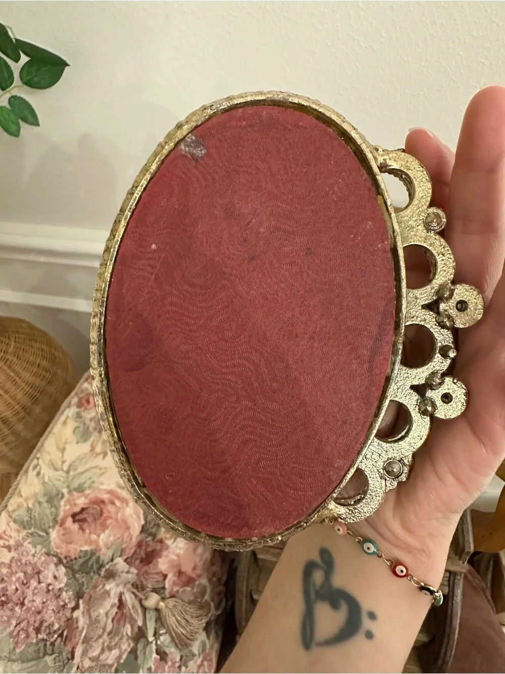 N/A elegant gold