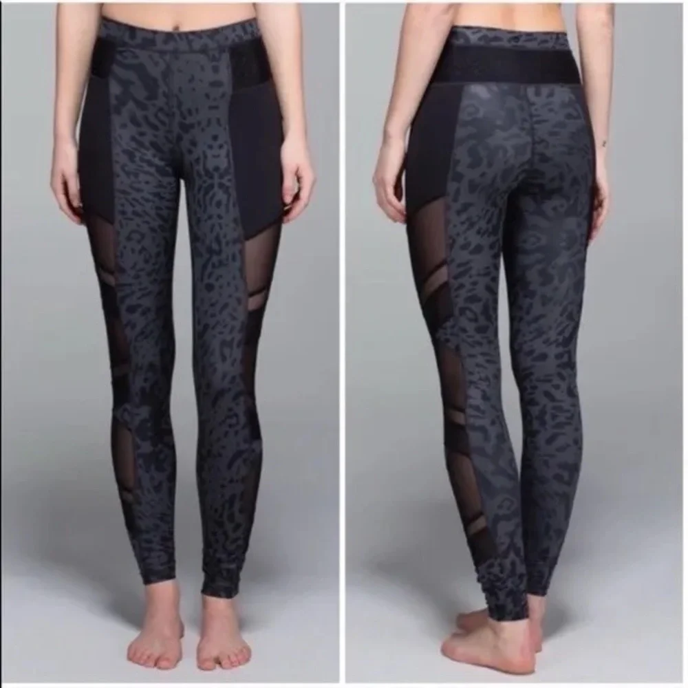 Lululemon Just Breathe animal swirl deep coal print compressionleggings Sz-2 H20