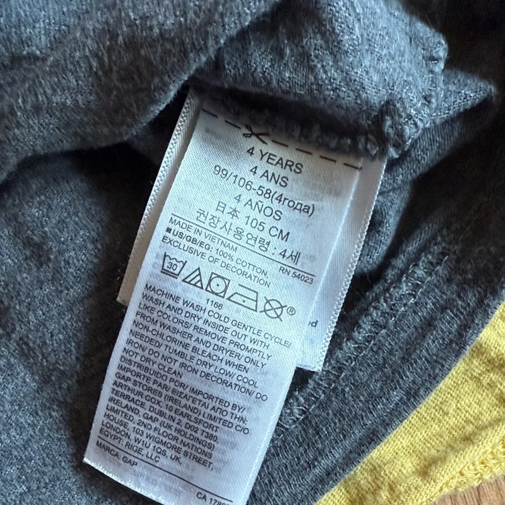 GAP yellow gray
