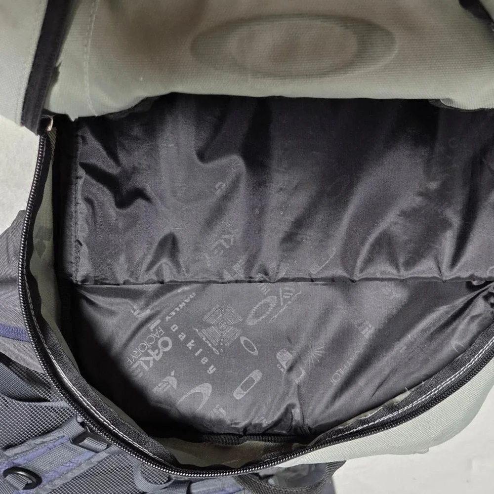 Oakley 2013 pocket