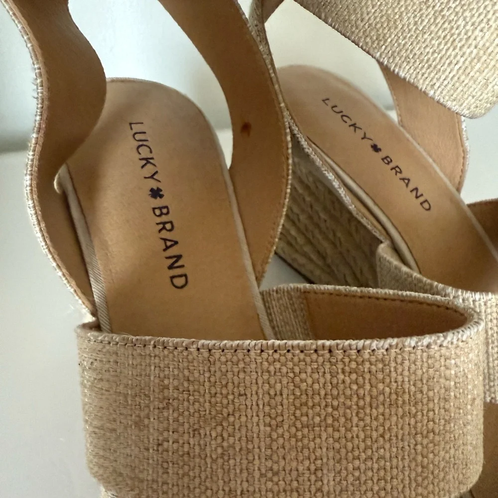Lucky Brand reposhing this