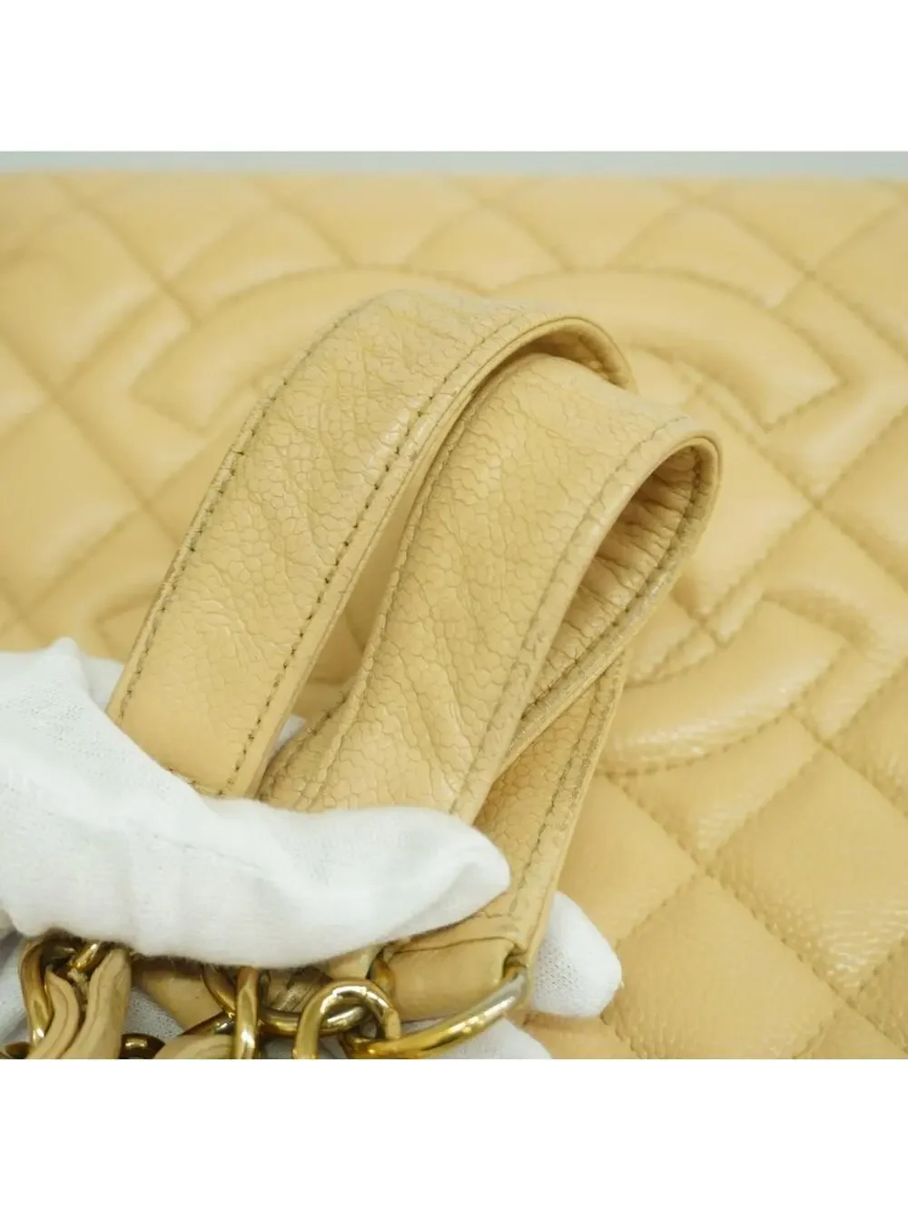 CHANEL elevate your