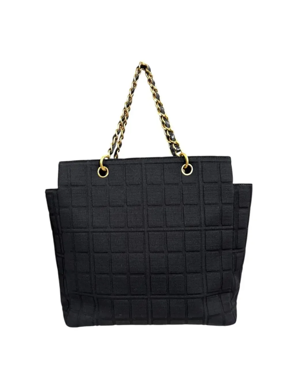 CHANEL indulge timeless